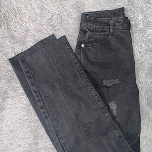 Pretty Little Thing Black Straight Leg Distressed Jeans